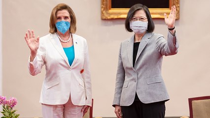 Tayvan liderinden Pelosi'ye şeref madalyası