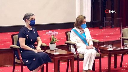 Tayvan liderinden Pelosi'ye şeref madalyası