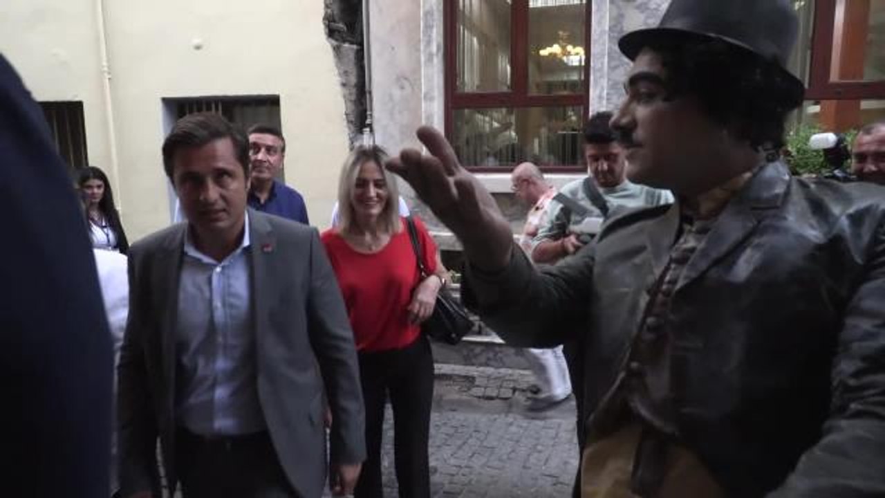 İzmir haberi... Konak Belediyesi Sanathane Göst...