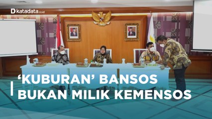 Beras Bansos yang Dikubur di Depok Bukan dari Kemensos | Katadata Indonesia