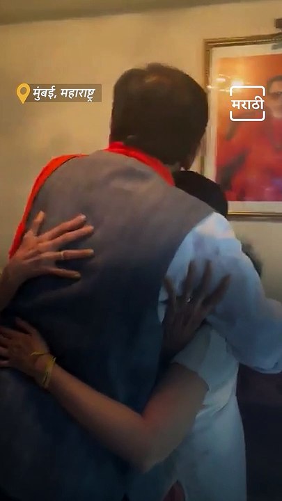 Shiv Sena Leader Sanjay Raut Takes Blessings From His Mother Before Going To ED Office