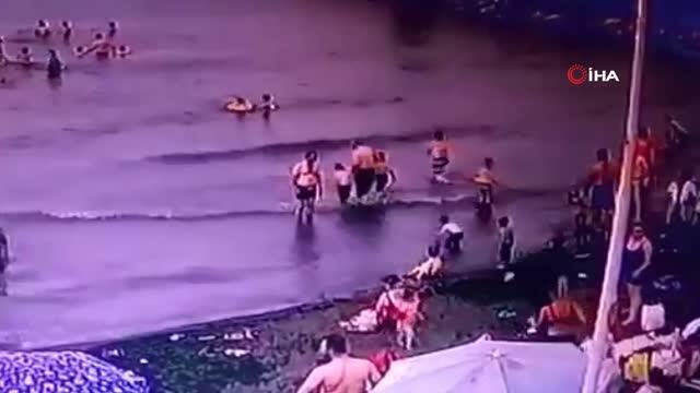 Sinop 3. sayfa haberleri... Denizde köpek tarafından ısırılan çocuğun babası konuştu: Oğlumun psikolojisi bozuldu Denizde yüzmeye çalışan 9 yaşındaki Serkan Faruk Dikmen'in...