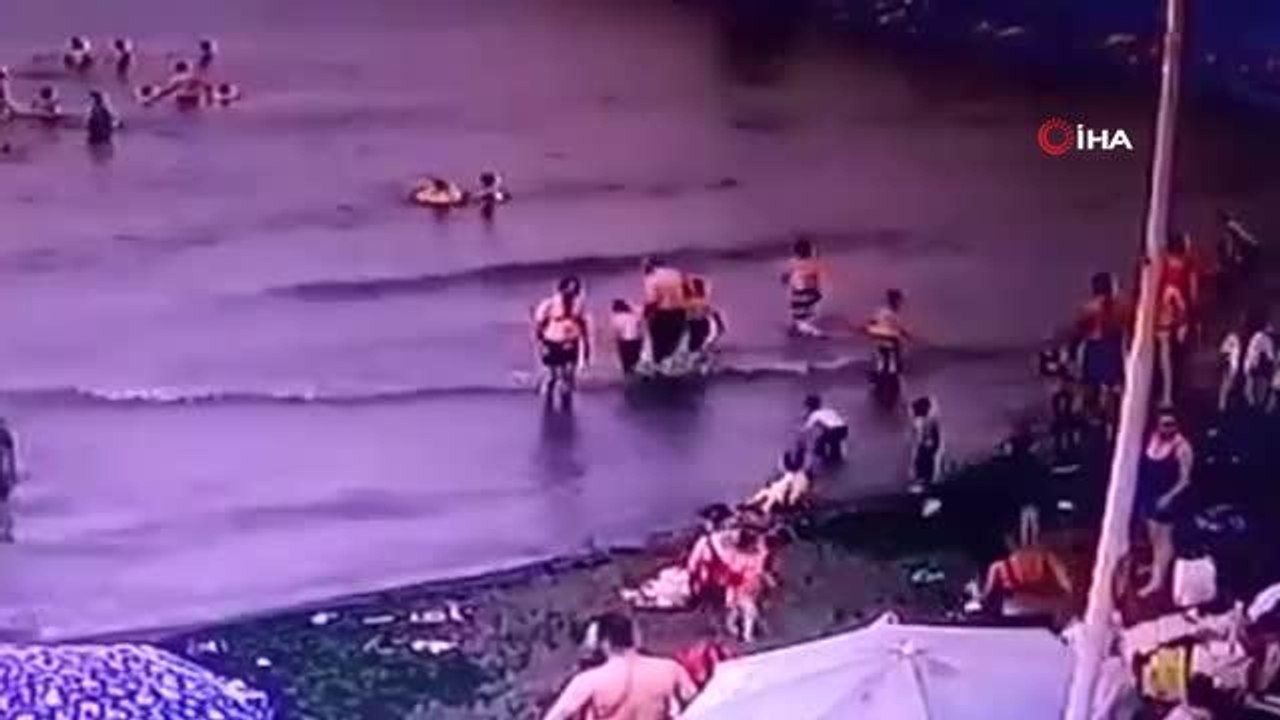 Sinop 3. sayfa haberleri... Denizde köpek tarafından ısırılan çocuğun babası konuştu: "Oğlumun psikolojisi bozuldu"Denizde yüzmeye çalışan 9 yaşındaki Serkan Faruk Dikmen'in...