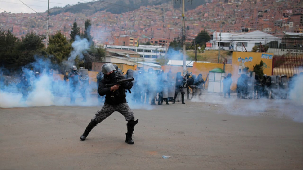 Heftige Proteste: Bolivianische Koka-Bauern schleudern Dynamit auf Polizei