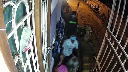 तमिलनाडु में 15 लोगों ने घर में घुसकर महिला का किया अपहरण, पुलिस ने सुरक्षित बचाया