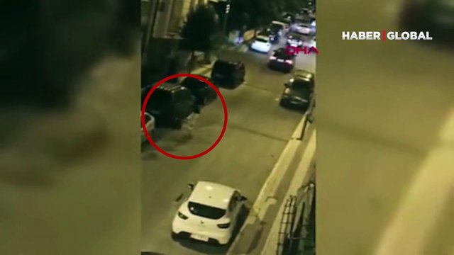 Avcılar'da vicdansızlığın görüntüsü! Köpeği yerden yere vurup, tekme ve yumrukla saldırdı