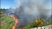 L'incendio in Fipili: fiamme lungo la strada, intervengono gli elicotteri