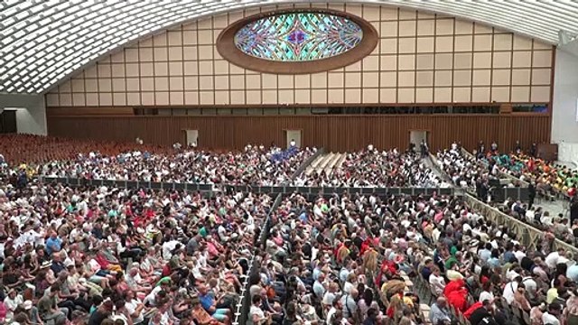 Papa recibió como una bofetada los testimonios de abusos en Canadá