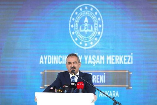 Bakan Özer: Halk eğitim merkezlerinde 12 milyon kişiye ulaşmak için engelimiz yok