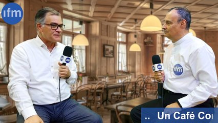 Un café con... Julio González Villa, destruyendo el mito de Petro, el «primer presidente de izquierda en Colombia»