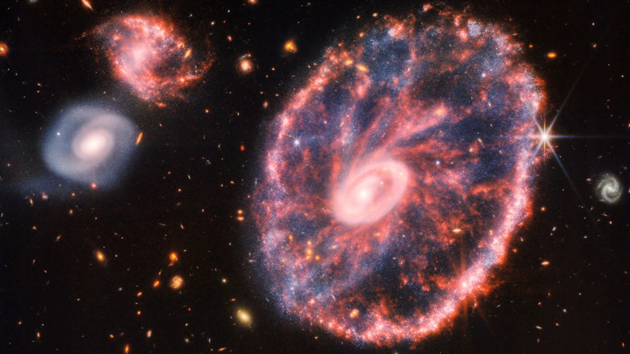 "james webb"-teleskop liefert bild von kreisförmiger galaxie
