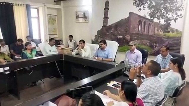 वीडियो: आधार से वोटर कार्ड लिंक करने का अभियान शुरू, फर्जी मतदाताओं की होगी पहचान