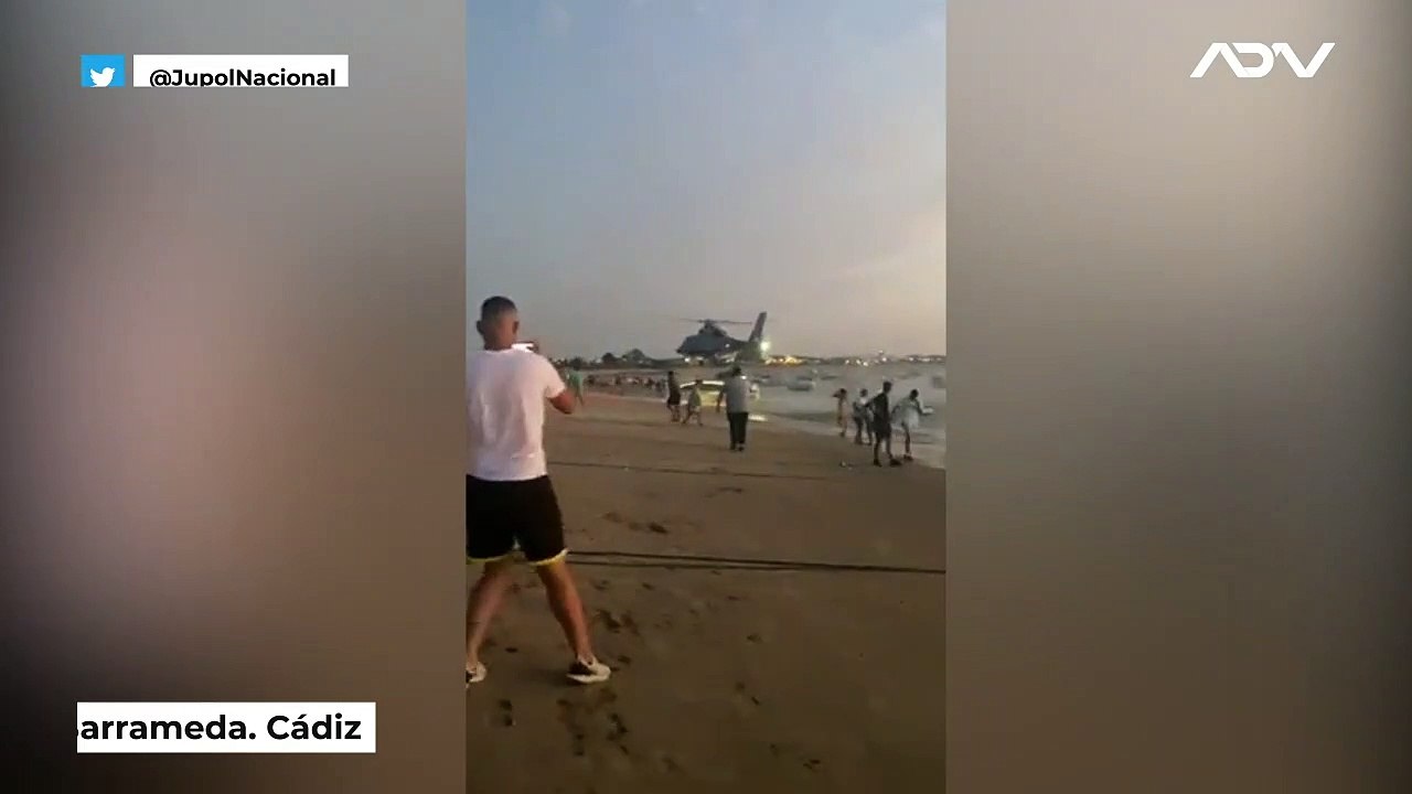 Bañistas intentan robar droga de una narco-lancha perseguida por la policía