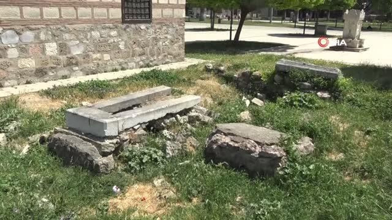 Bursa haberleri: İznik'te Osmanlı'ya ait mezar kalıntıları gizemini koruyor