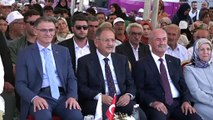 AKP'li Mehmet Özhaseki, Van'da harem selamlık plajın açılışını yaptı