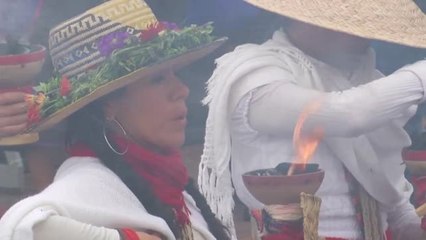 La comunidad indígena de Bogotá honra a Gustavo Petro en una investidura simbólica
