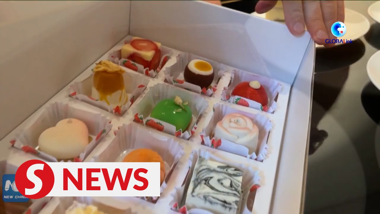 Italian chef combines Chinese flavor with Italian desserts in Southwest China