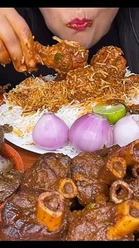 ASMR EATING CHICKEN CURRY,SPICY CHICKEN #shorts #mukbang #asmreating #asmr #mukbangasmr #asmrfood