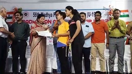 बैंडमिंटन चैपियनशिप  में खिलाडिय़ो ने दिखाया जलवा