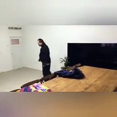 Kendini mehdi ilan eden Tuncer Çiftçi duvarları yumrukladı