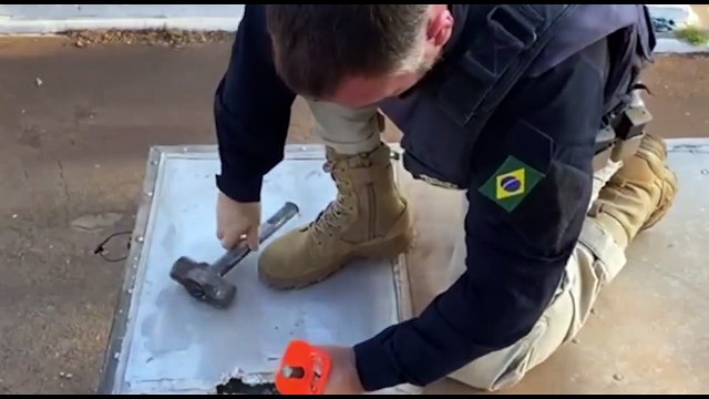 Cerca de 100 quilos de crack são apreendidos pela PRF; motorista relatou que pegaria mudança em Cascavel