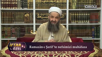 Cübbeli Ahmet Hocaefendi - Selâmet Fitneye Karışmadan Kenarda Durmaktadır