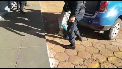 Dupla acaba detida pela GM em posse de arma de fogo no Bairro Alvorada