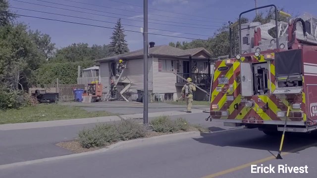 Intervention des pompiers (Le Reflet - Érick Rivest)