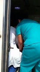 Una madre dio a luz en plena ambulancia tras no poder transitar por el bloqueo en Pailón