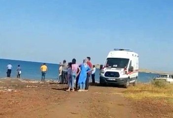 Son dakika haber... Can simidi ile Van Gölü'nde sürüklenen çocuğu jandarma kurtardı