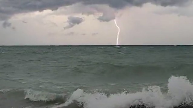 Thunderstorms soak the Upper Midwest