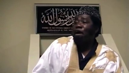 Zikre giren siyahi adam kendini kaptırınca ortaya işte bu muhteşem atmosfer çıktı!