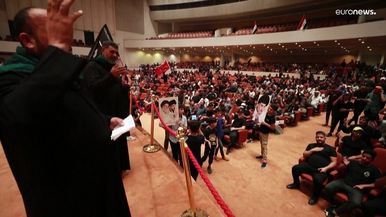 Irak : le leader chiite Moqtada Sadr réclame la dissolution du Parlement