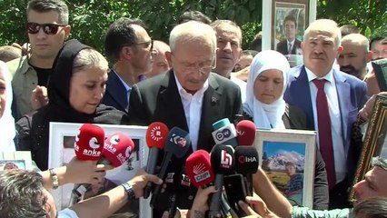 Uludere Katliamında Yaşamını Yitirenlerin Aileleri ile Görüşen Kılıçdaroğlu: "Bu Olayı Aydınlatacağıma Dair Söz Vermek İçin Buraya Geldim