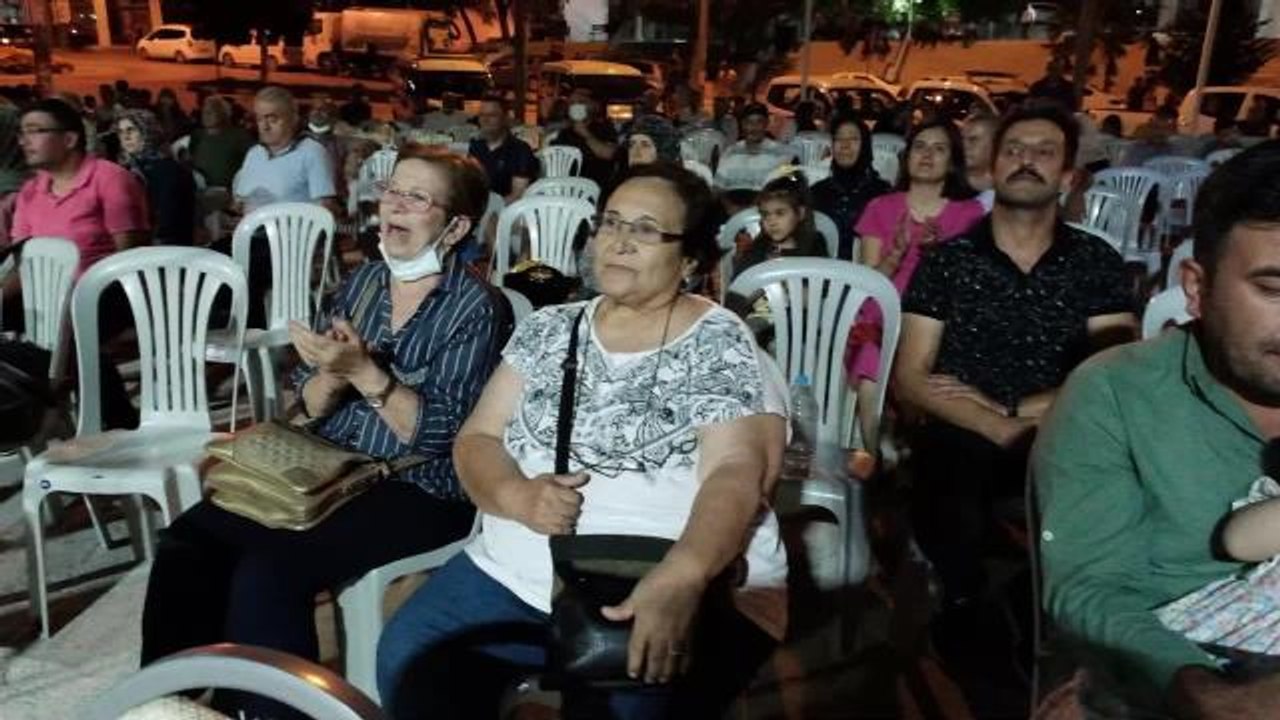 Antalya yerel haberi: Antalya Büyükşehir'in Yaz Konserleri Elmalı'da Devam Etti