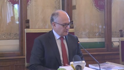 Il sindaco di Roma presenta il Piano straordinario rifiuti: "Entro 12/8 valutazione ambientale"