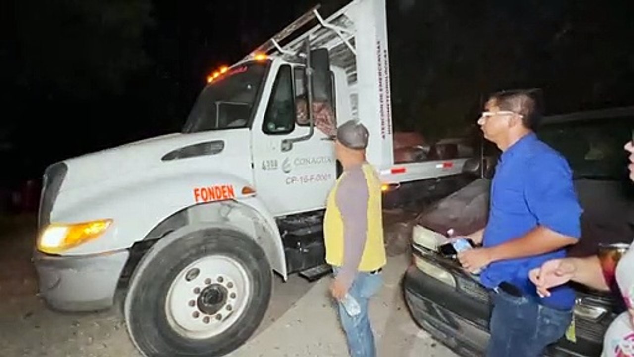 Rescatistas batallan para liberar a mineros atrapados tras derrumbe de una mina en México