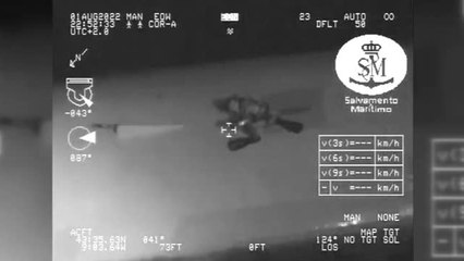 Así fue el rescate del hombre que estuvo 15 horas bajo el casco de su velero en A Coruña