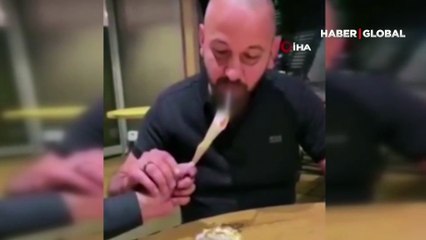 200 euro ile sigarasını yaktı, sosyal medyayı ayağa kaldırdı! İşte o anlar