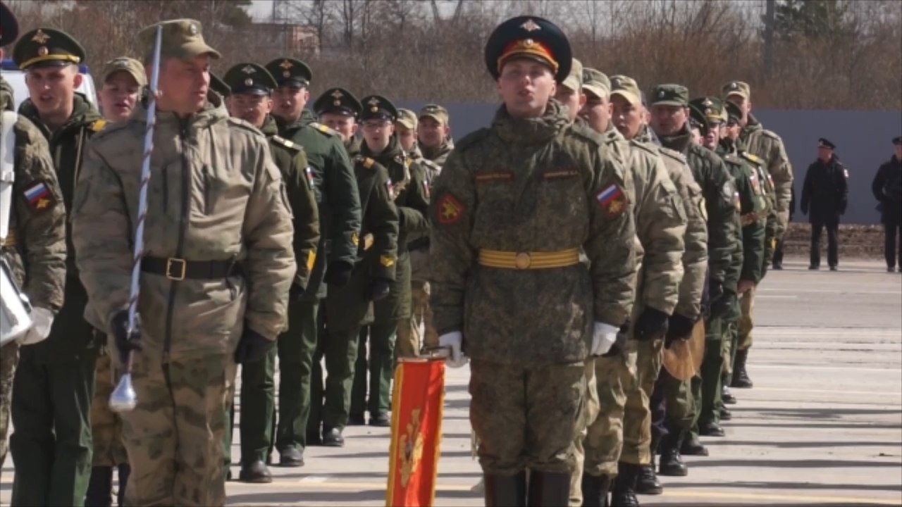 Kreml verpflichtet Staatskonzern-Mitarbeiter zur "militärischen Umschulung"