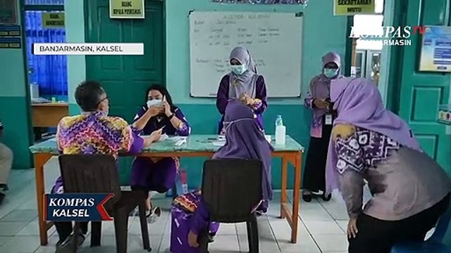 Tenaga Kesehatan di Banjarmasin Mulai Disuntik Vaksin Booster Dosis Kedua