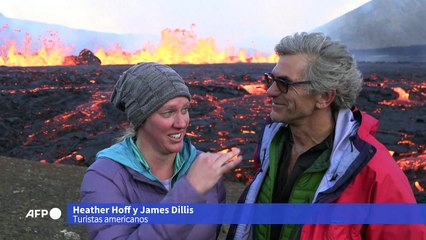 Nueva erupción atrae a curiosos en Islandia