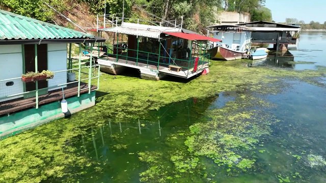Emergenza siccità, continua l'allarme sul fiume Po: impossibile spostare le barche