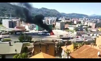 Tir in fiamme alla dogana di Ponte Chiasso