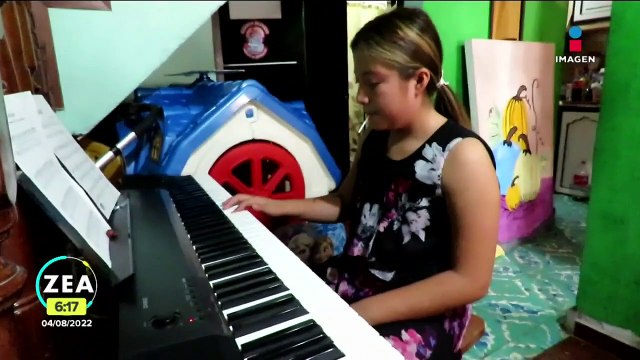 Michell: la niña genio que domina cinco idiomas y busca ingresar a la universidad