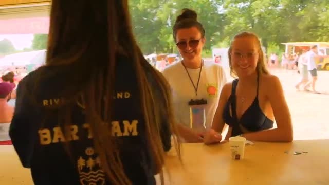 Los pinchazos se multiplican a la vez que la imitación y la psicosis