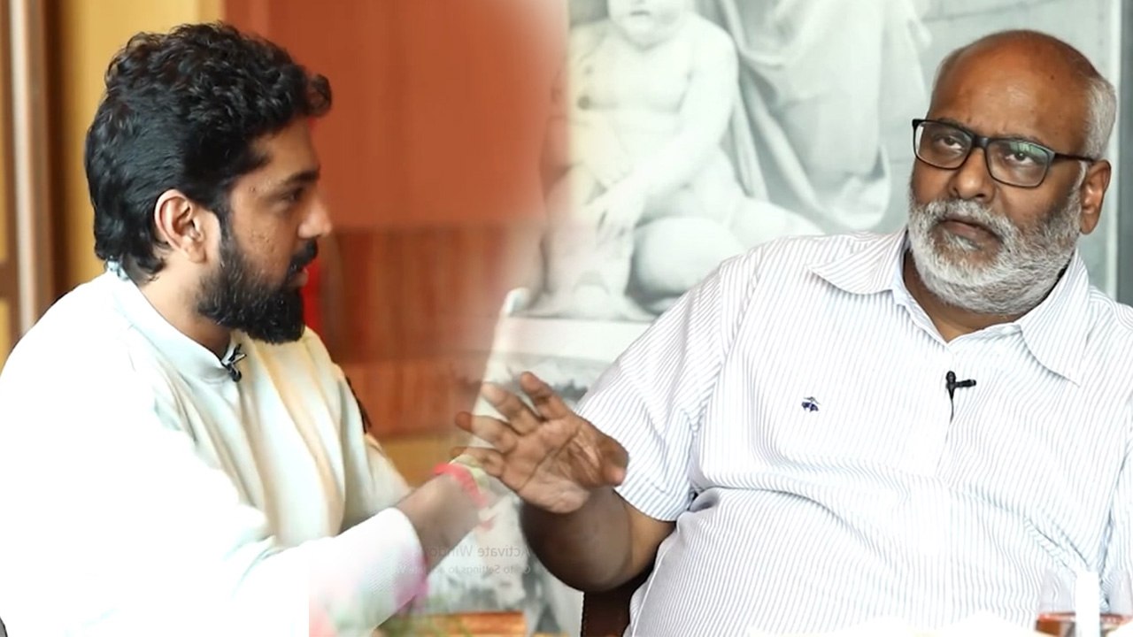 ఆ ఫైట్లకు కీరవాణి గారి బీజీమ్ తో ఫాన్స్ కు పూనకాలే - దర్శకుడు వసిస్ట్ *Interview | Telugu FilmiBeat