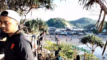 PANTAI DRINI DAN PEGUNUNGANYA