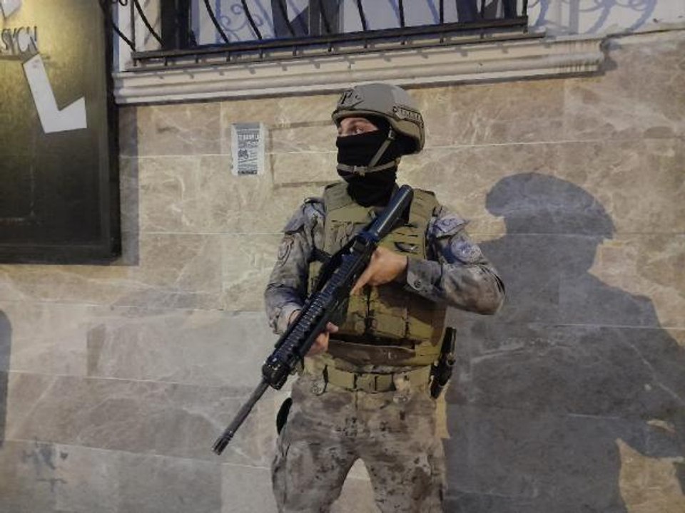 İSTANBUL MERKEZLİ 7 İLDE YASA DIŞI BAHİS OPERASYONU: ÇOK SAYIDA GÖZALTI