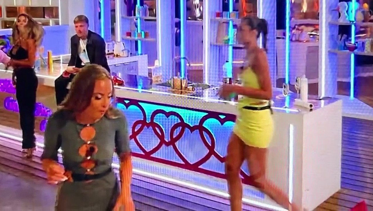 Love Island Uk Season 8 Episode 47 Recap Review Ekin Su And Nathalia Go Head To Head For Davide 0130